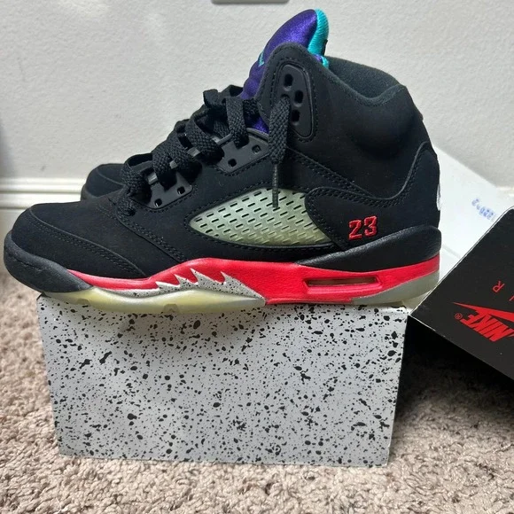 Jordan 5 Retro Top 3 Kids Black Fire Red Grape CZ2989-001 Size 5Y - Picture 12 of 12